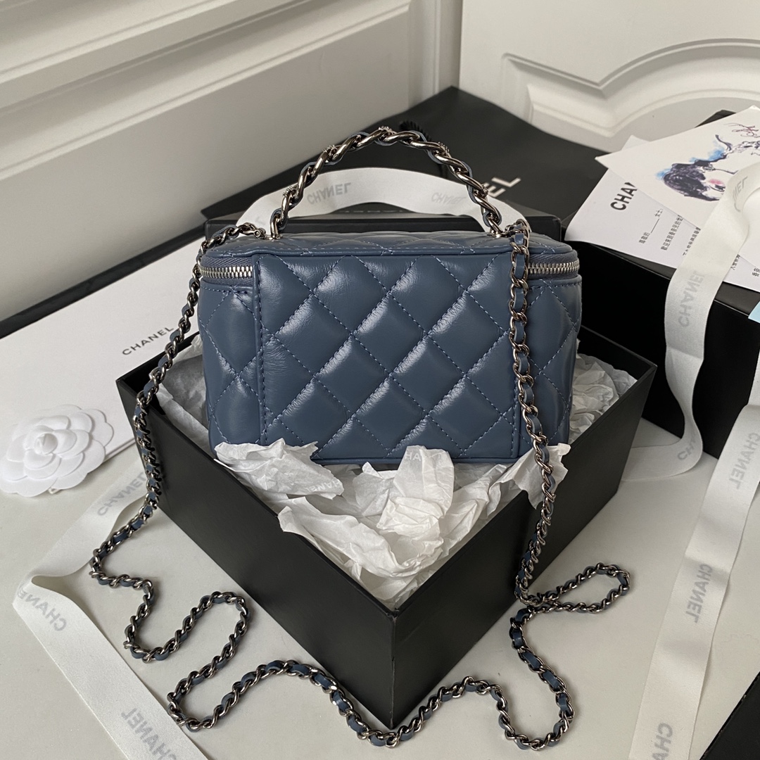 Lambskin Vanity Chain Shoulder Bag Makeup Case AP3593 Dark Blue